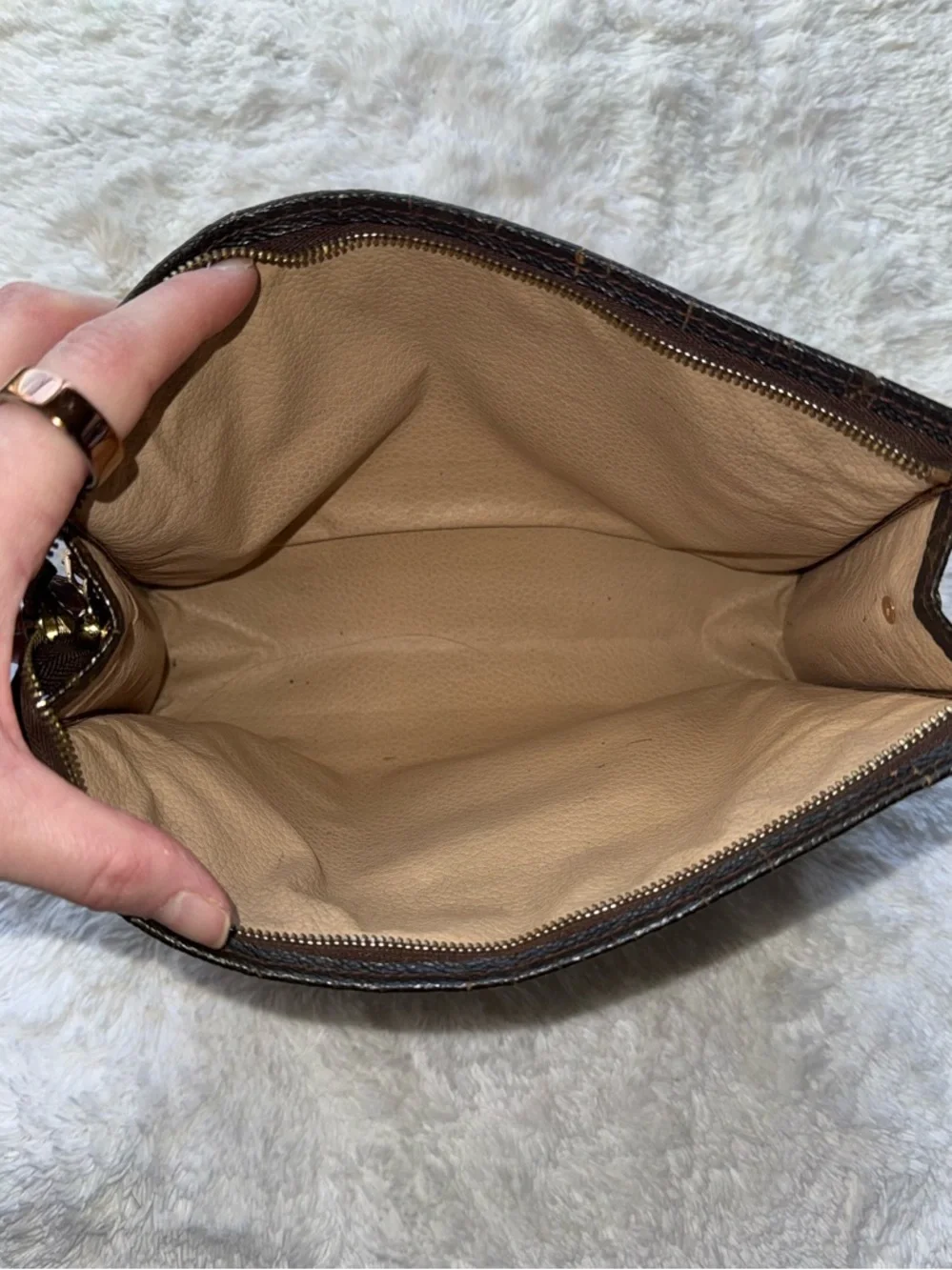 Louis Vuitton Monogram Toiletry 26 Pouch Crossbody, COA - Picture 12 of 17